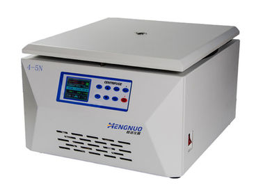 Bench a temperatura médica de baixa velocidade superior do Normal da máquina 4-5N do centrifugador da grande capacidade